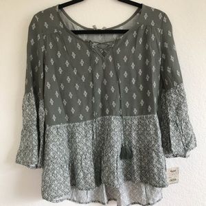 💙$5 Mudd bell sleeve top